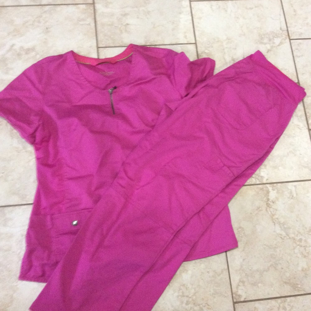 Scrub set - Picture 3 of 3